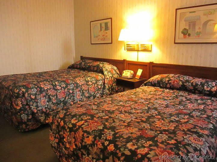 Red Carpet Inn Fanta Suites Hotel Greenwood Buitenkant foto