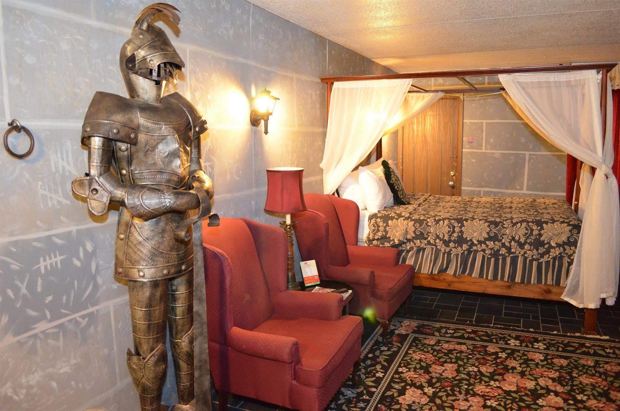 Red Carpet Inn Fanta Suites Hotel Greenwood Buitenkant foto