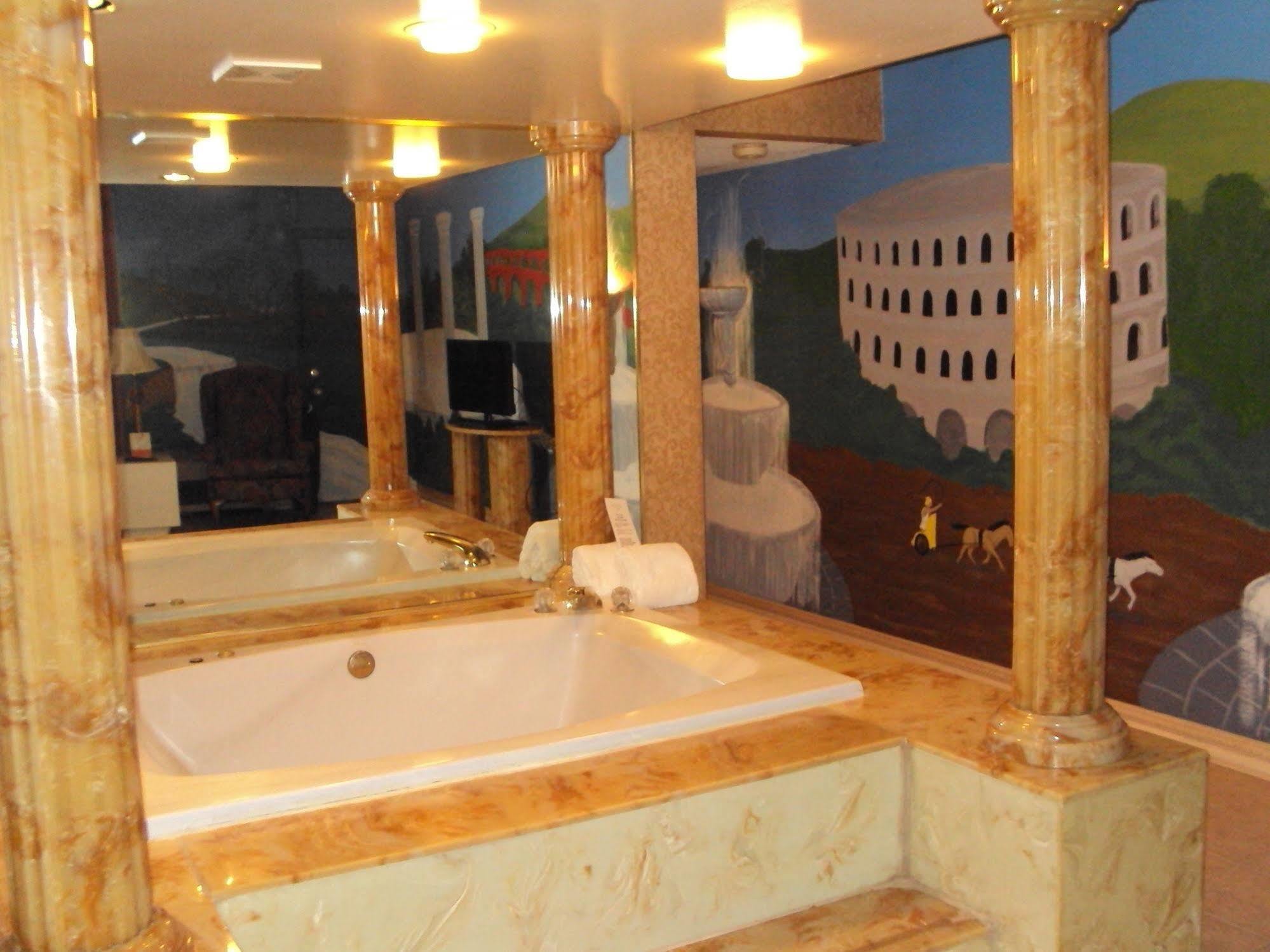 Red Carpet Inn Fanta Suites Hotel Greenwood Buitenkant foto